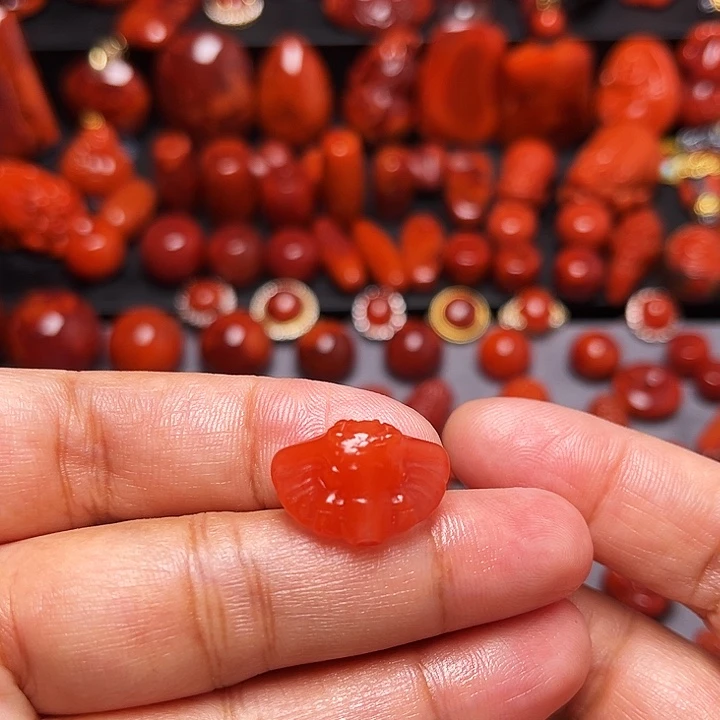 南红玛瑙未镶嵌配饰象神背云19.6mm