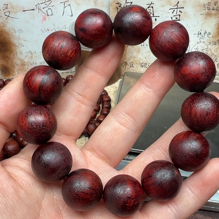 藤类降真香1.8红油密支那超一档