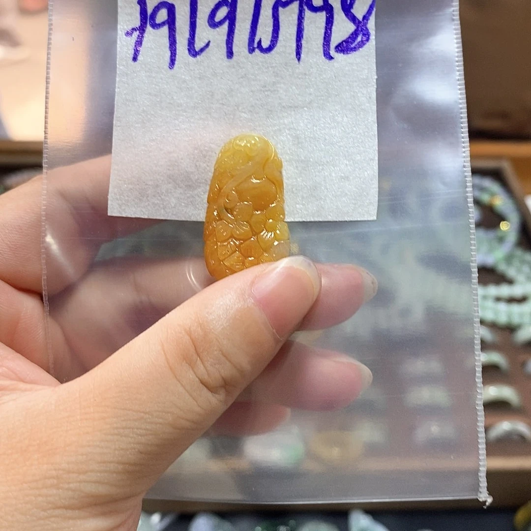 未镶嵌定制翡翠翡翠