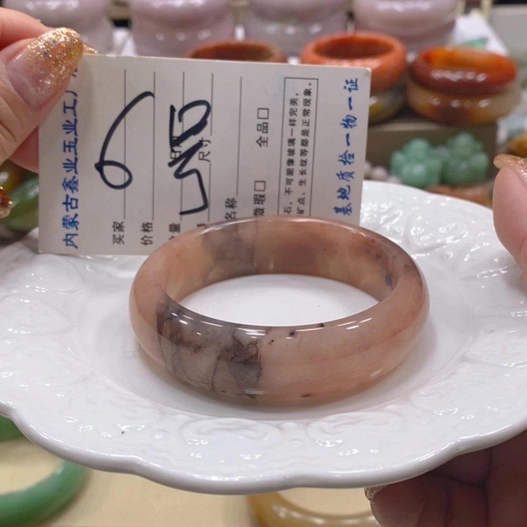 【闪购商品】未镶嵌手镯石英质玉