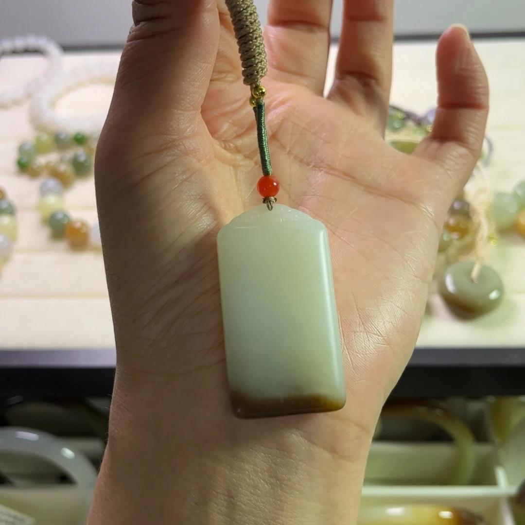 等***于吊坠(赠链)未镶嵌和田玉