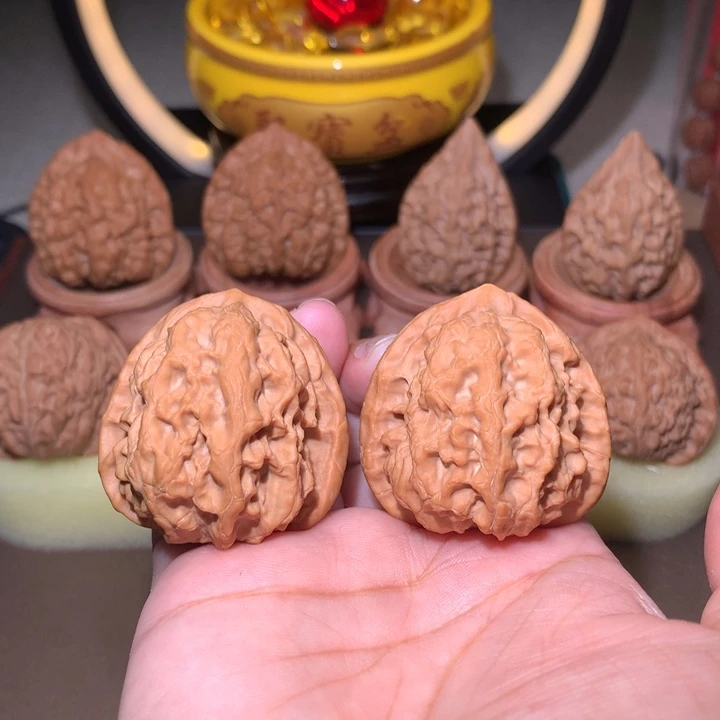 文玩核桃把件梨木台38