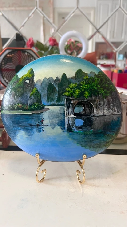 风景石头画规格23厘米×20厘米左右送架子，永久不褪色