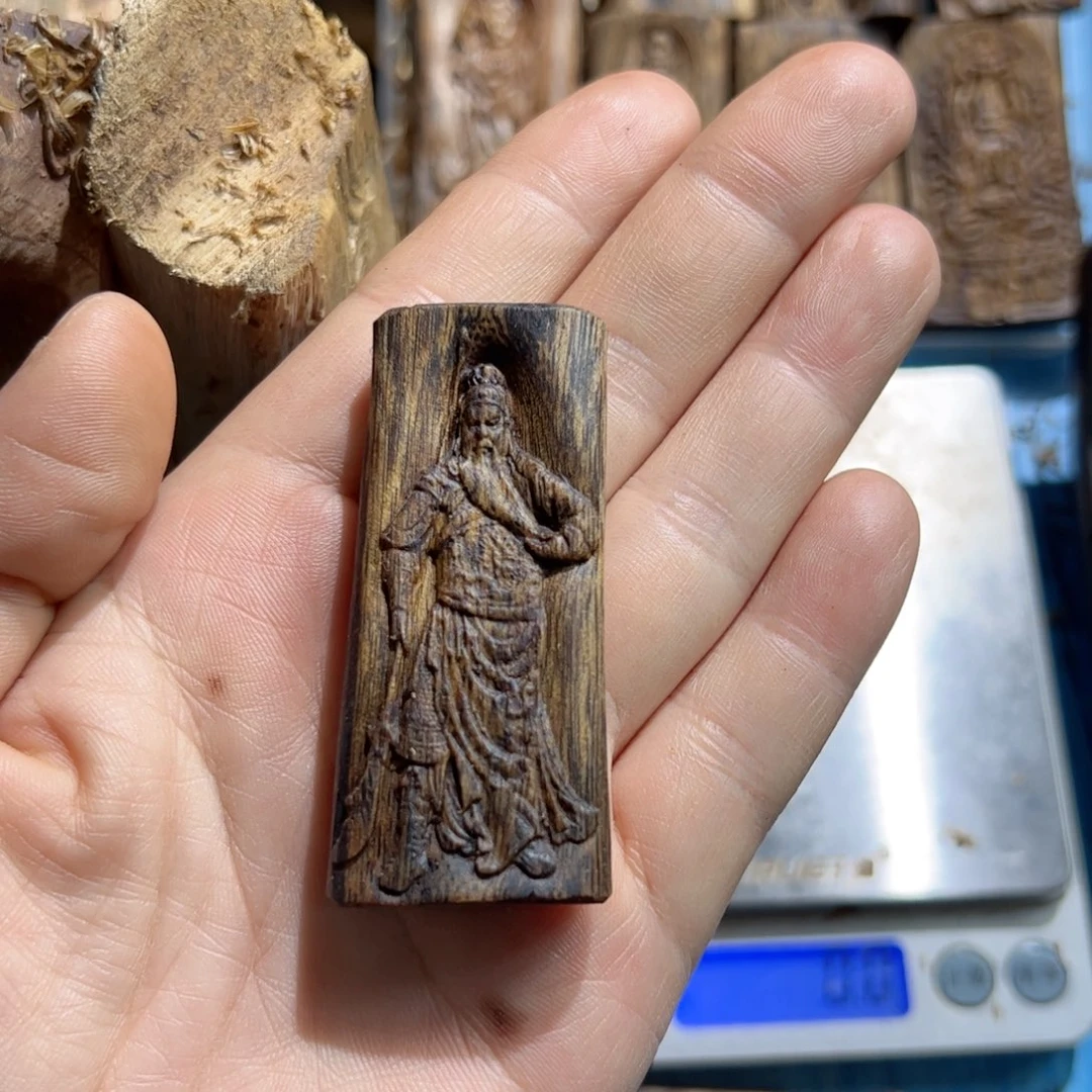 沉香吊坠白棋关公9.4克