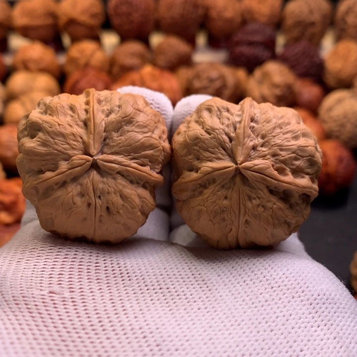 文玩核桃吊坠24……..