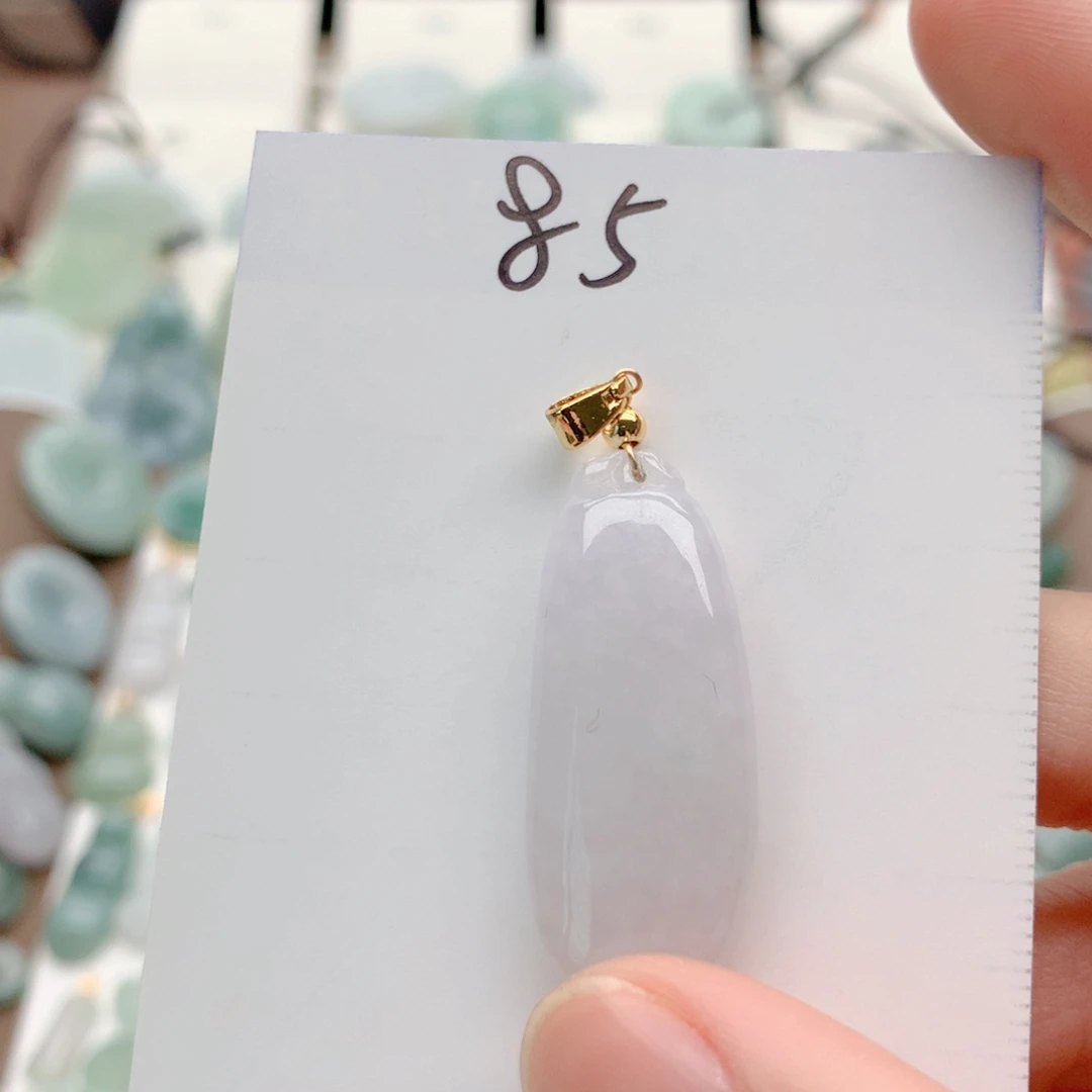 翡翠合金颈饰吊坠