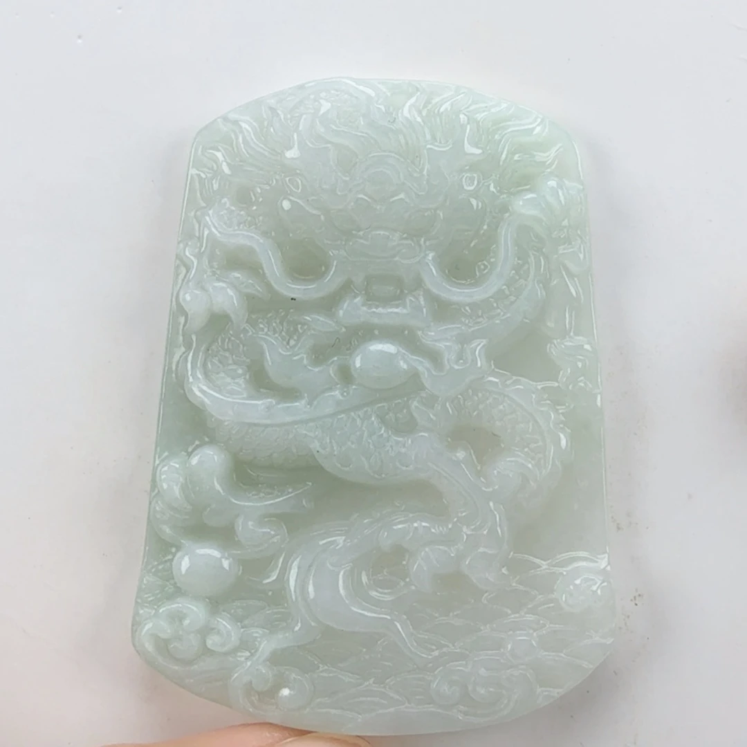 翡翠挂件未镶嵌翡翠