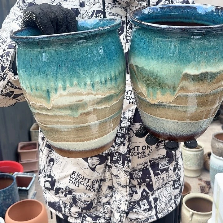 红陶山水画 微瑕两个口径18高度22