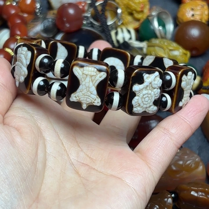 @***明玛瑙/玉髓未镶嵌颈饰