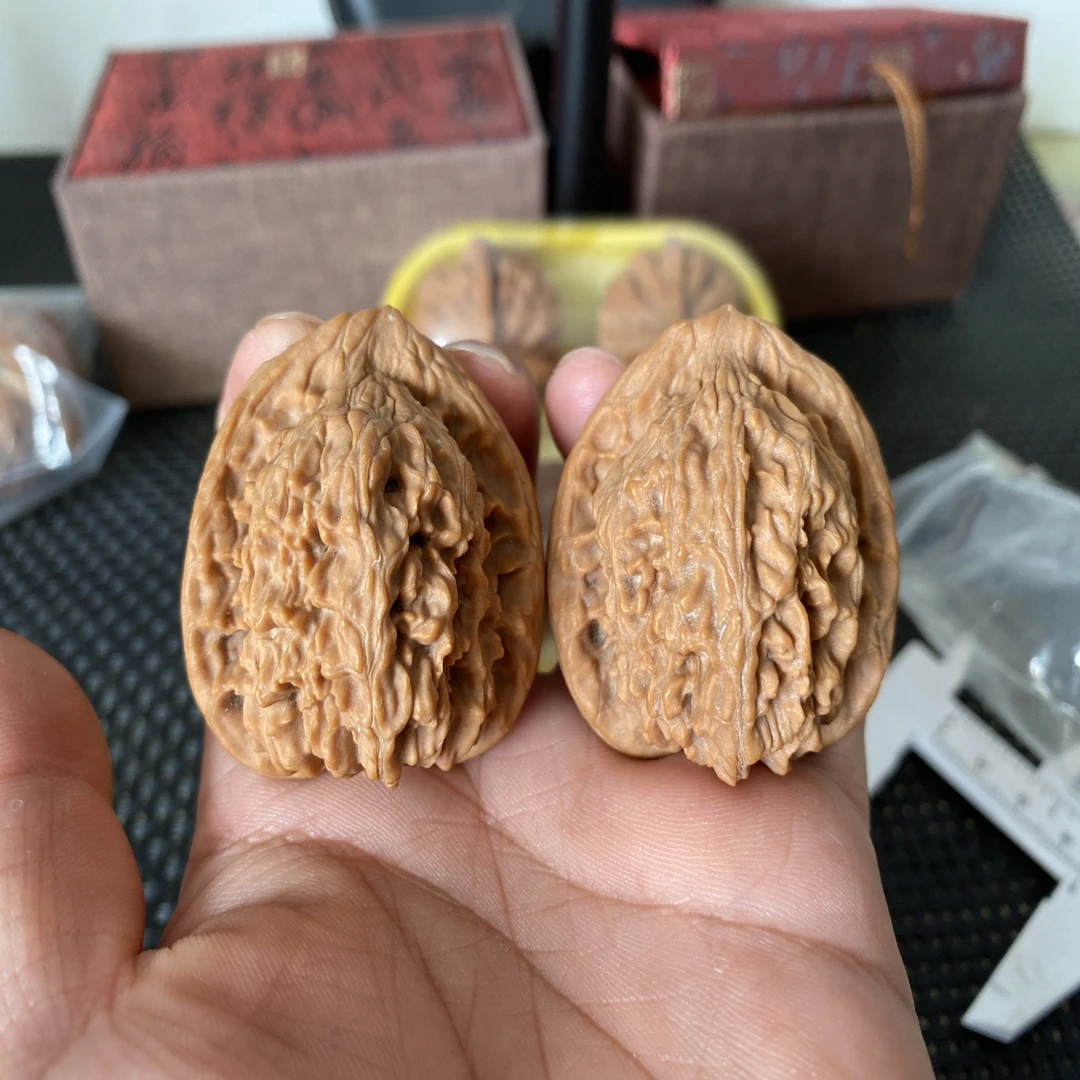 精品老树老品种红狮子头文玩核桃把件高桩大肚