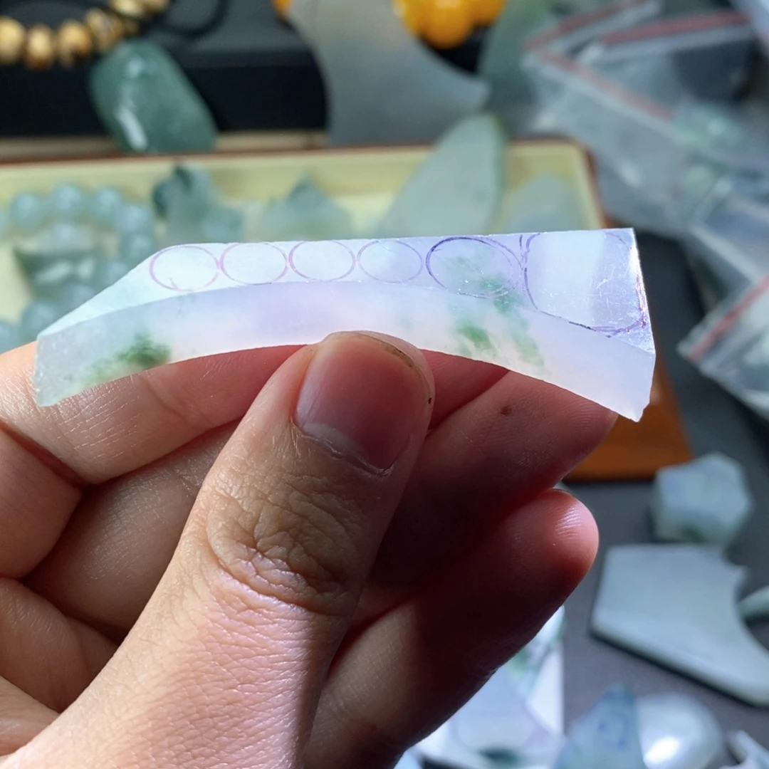 翡翠未镶嵌颈饰定制