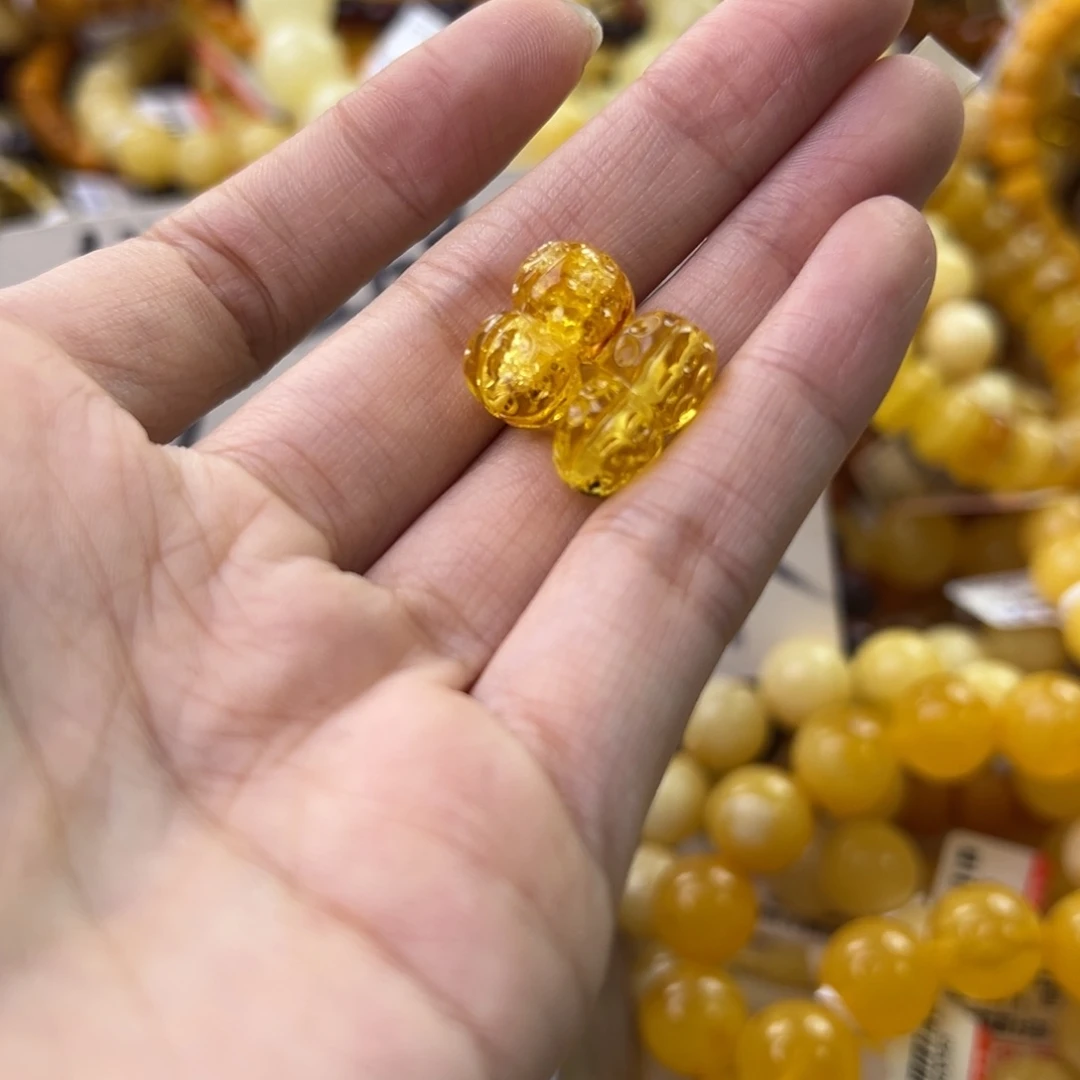 琥珀珠宝奇石未镶嵌