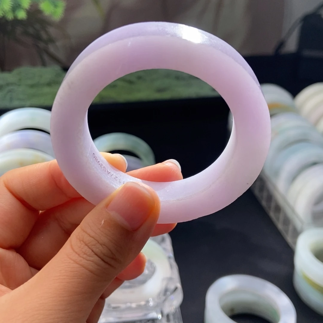 定制翡翠未镶嵌翡翠手镯