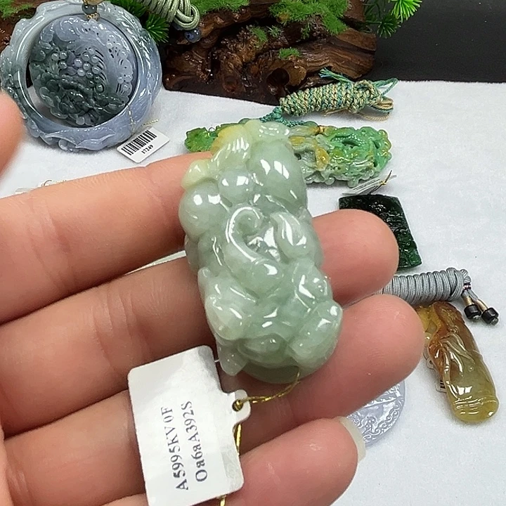 翡翠未镶嵌颈饰翡翠