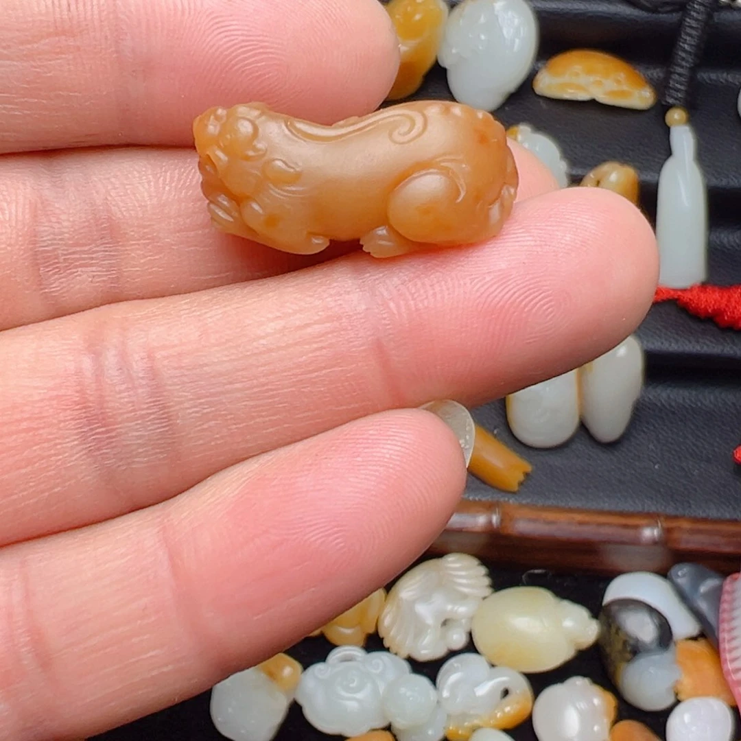 和田玉颈饰未镶嵌k****i