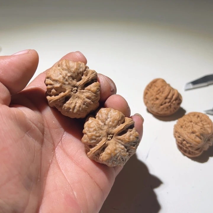 酷***多文玩核桃把件蛤蟆头