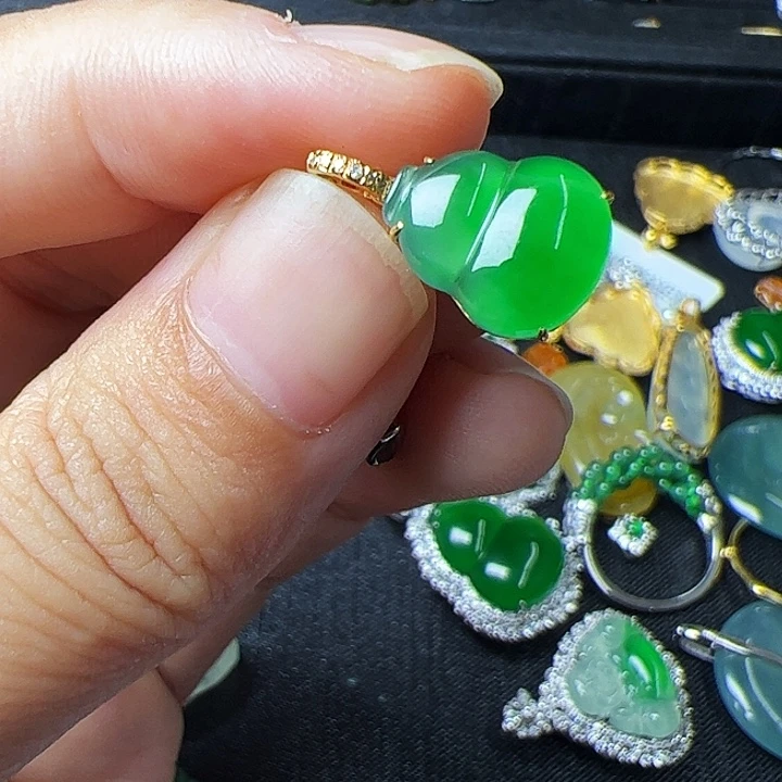 翡翠18K金镶嵌吊坠(不含链)