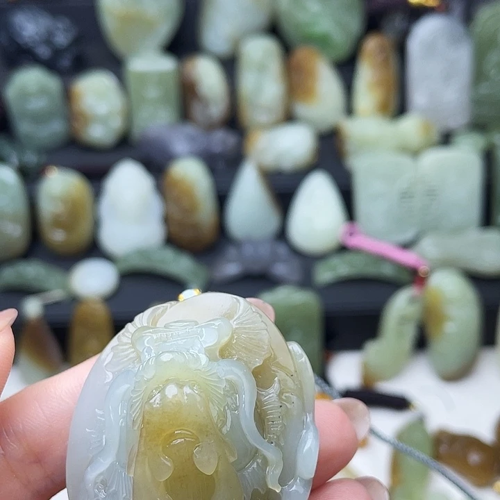 大***~和田玉未镶嵌颈饰
