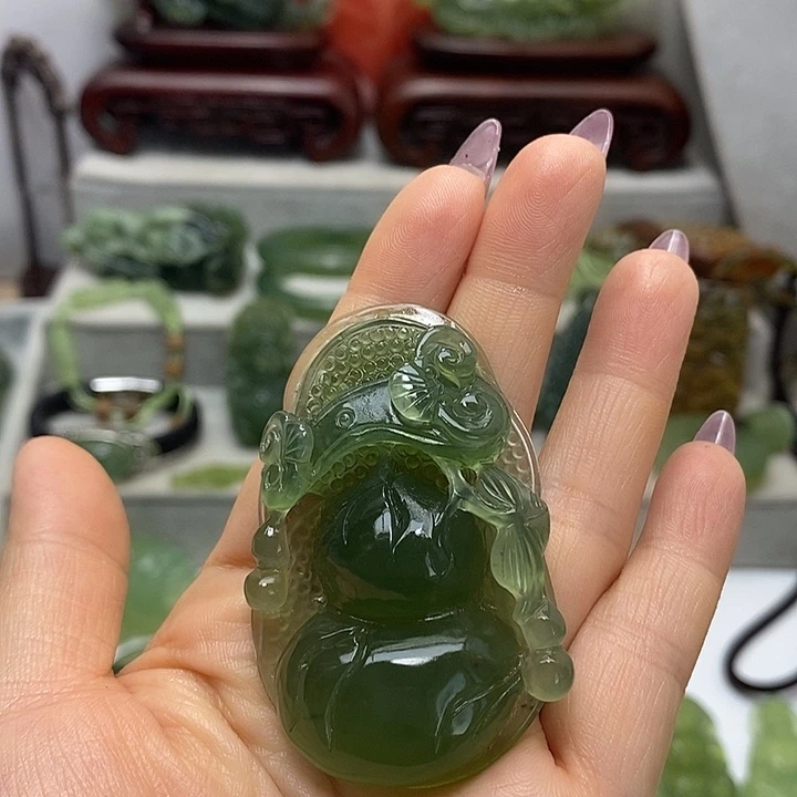 蛇纹石玉未镶嵌挂件飞*