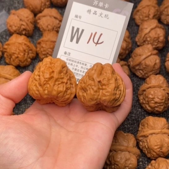 吊坠桃核我是第一百37