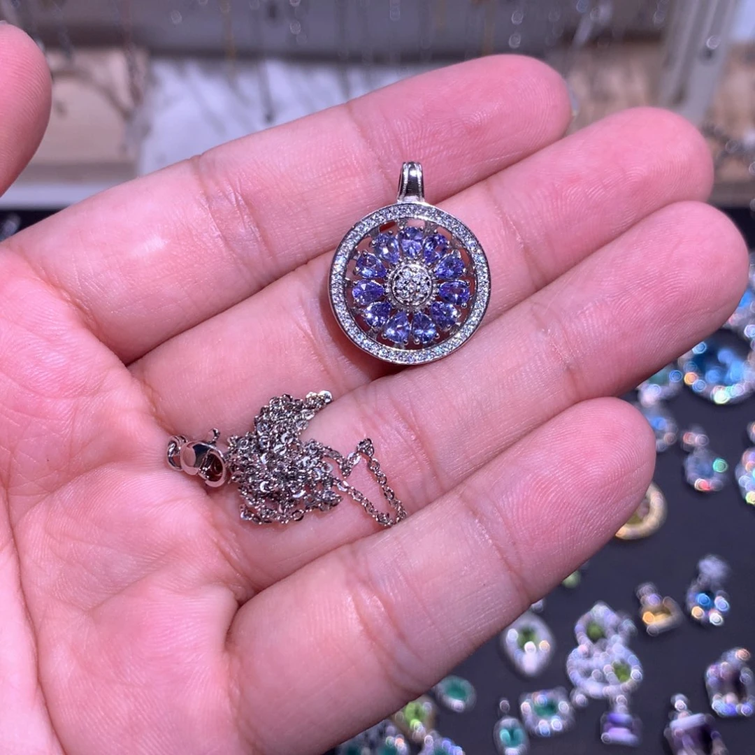 欣***慰吊坠(赠链)银S925镶嵌坦桑石