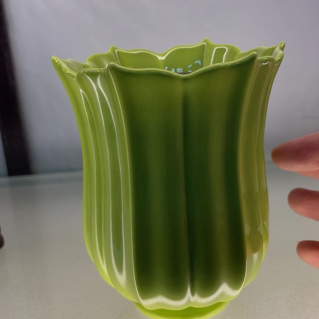 搪瓷杯子里还有好多东西