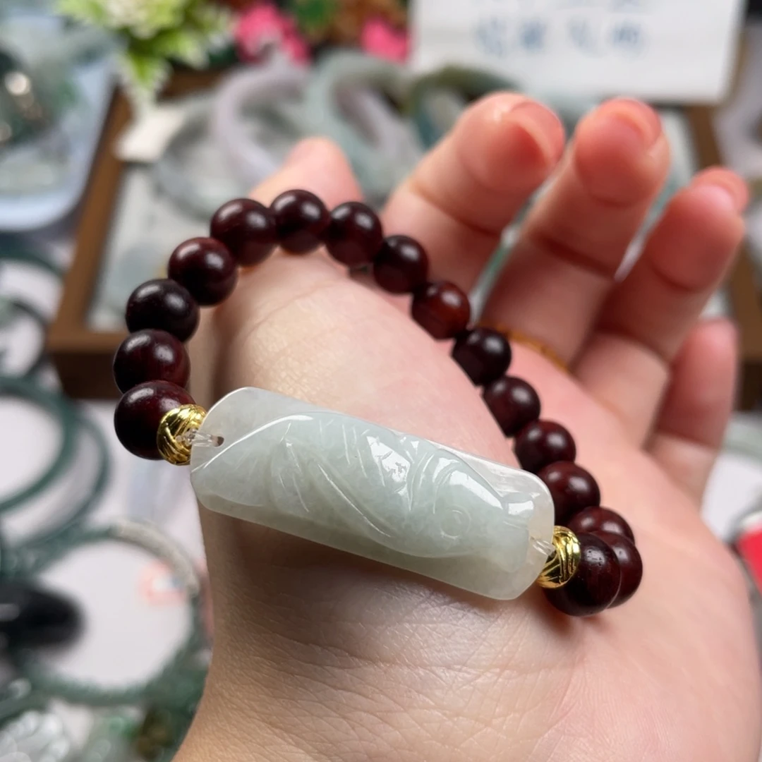 翡翠未镶嵌吊坠(赠链)