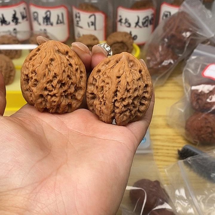 吊坠文玩核桃貔*。南疆石40