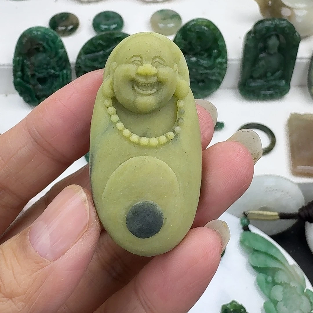 独山玉未镶嵌颈饰