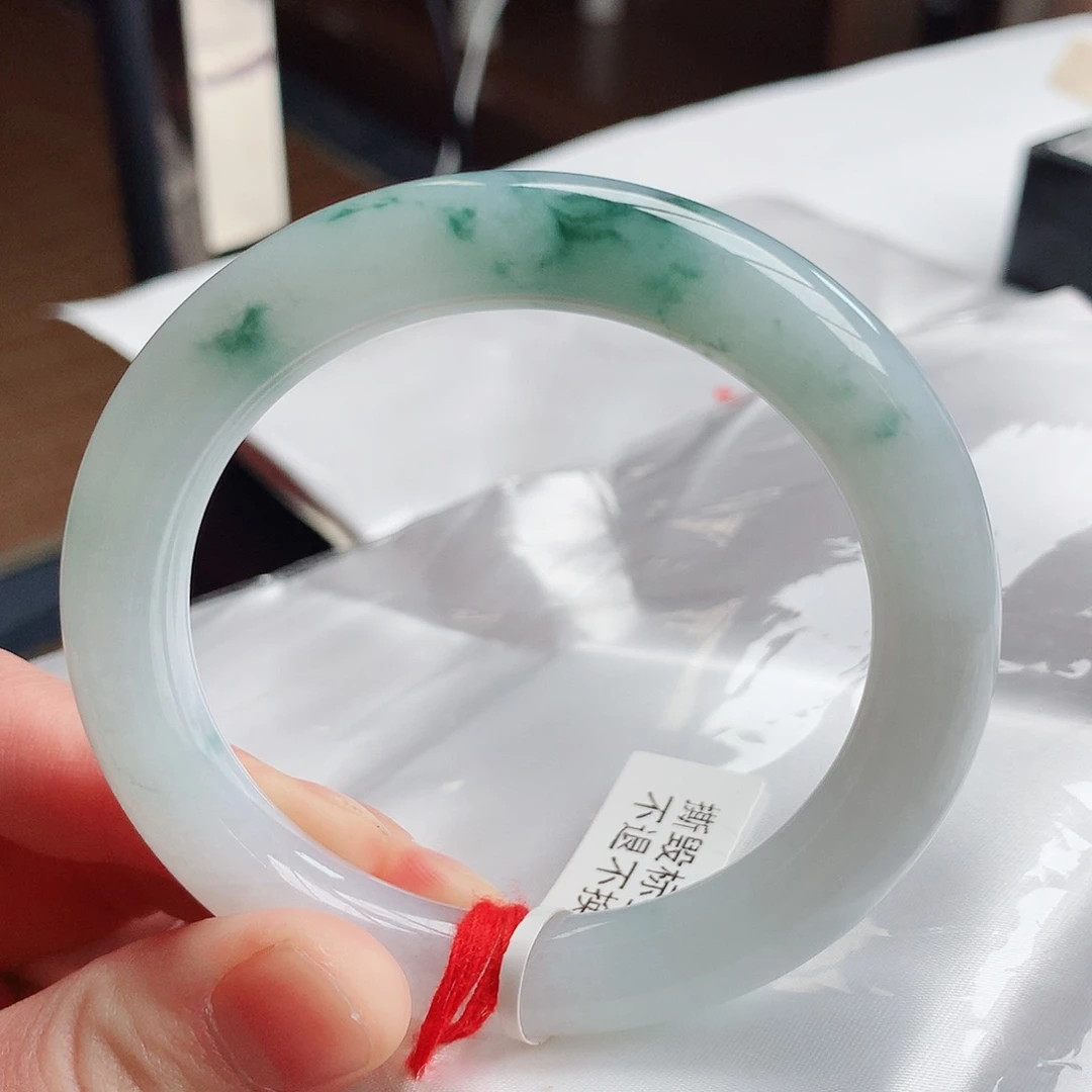 翡翠手镯未镶嵌天然翡翠A货