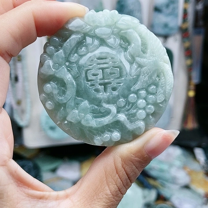 颈饰足铂镶嵌翡翠翡翠