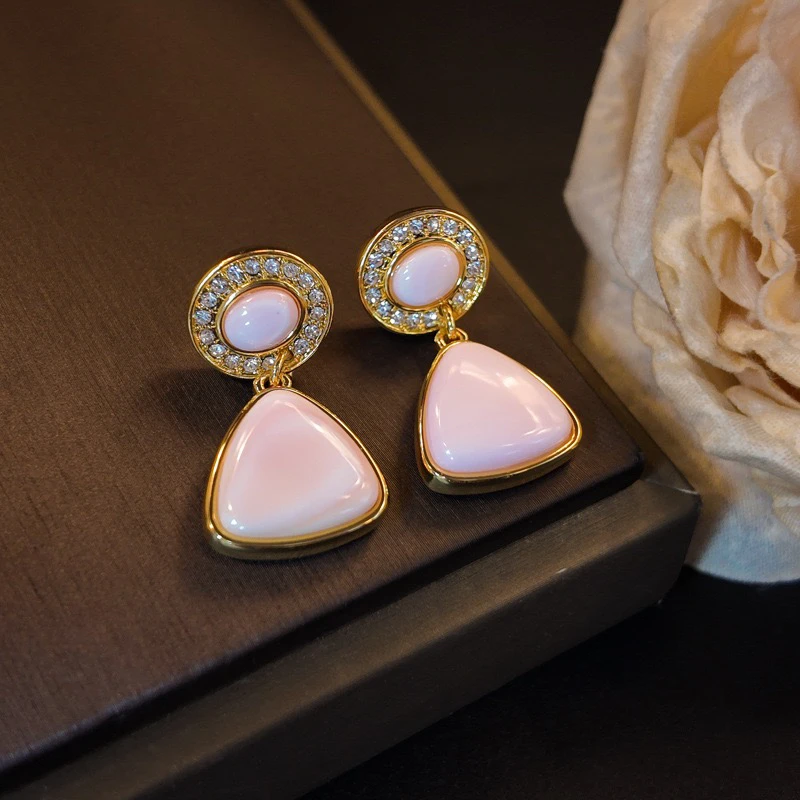 黄铜贝壳耳饰 原创设计粉色贝壳耳钉简约轻奢设计感甜美耳饰耳环