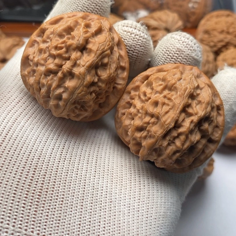 【闪购商品】文玩核桃把件哎****的34金麒麟