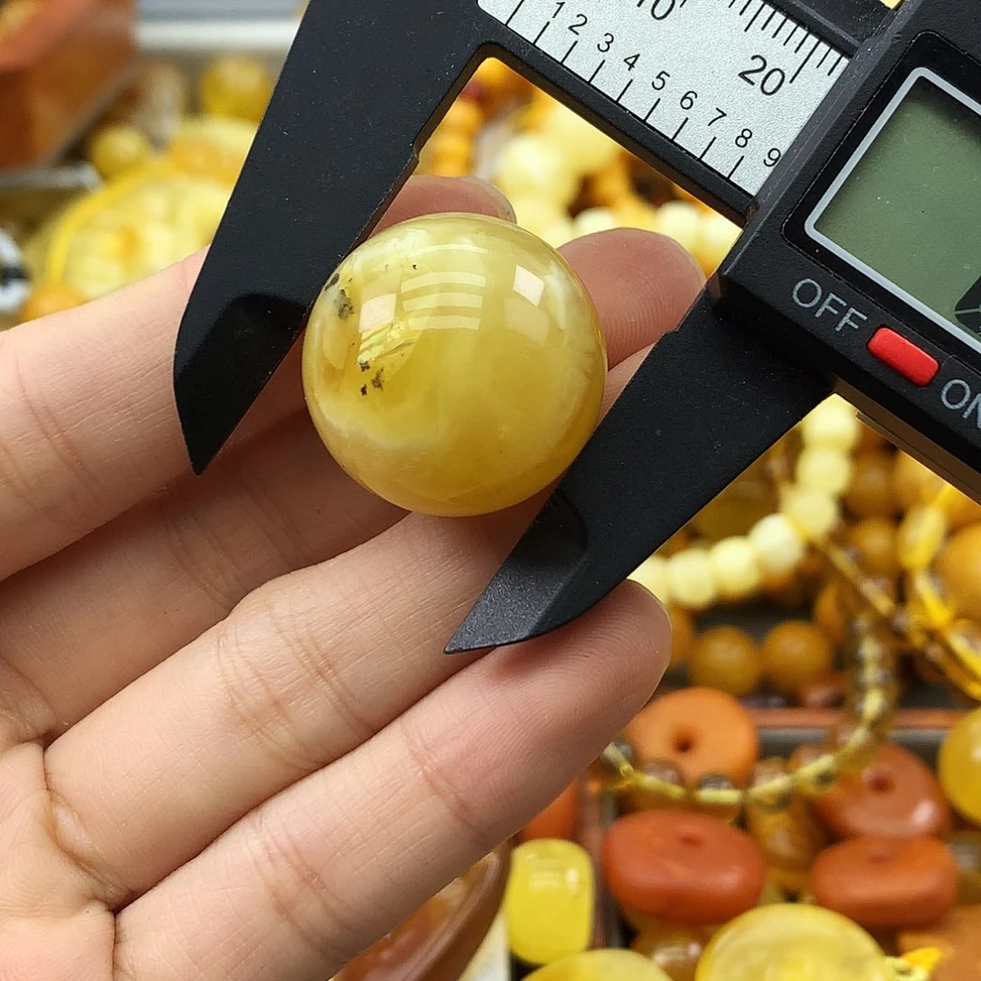 未镶嵌琥珀珠宝奇石