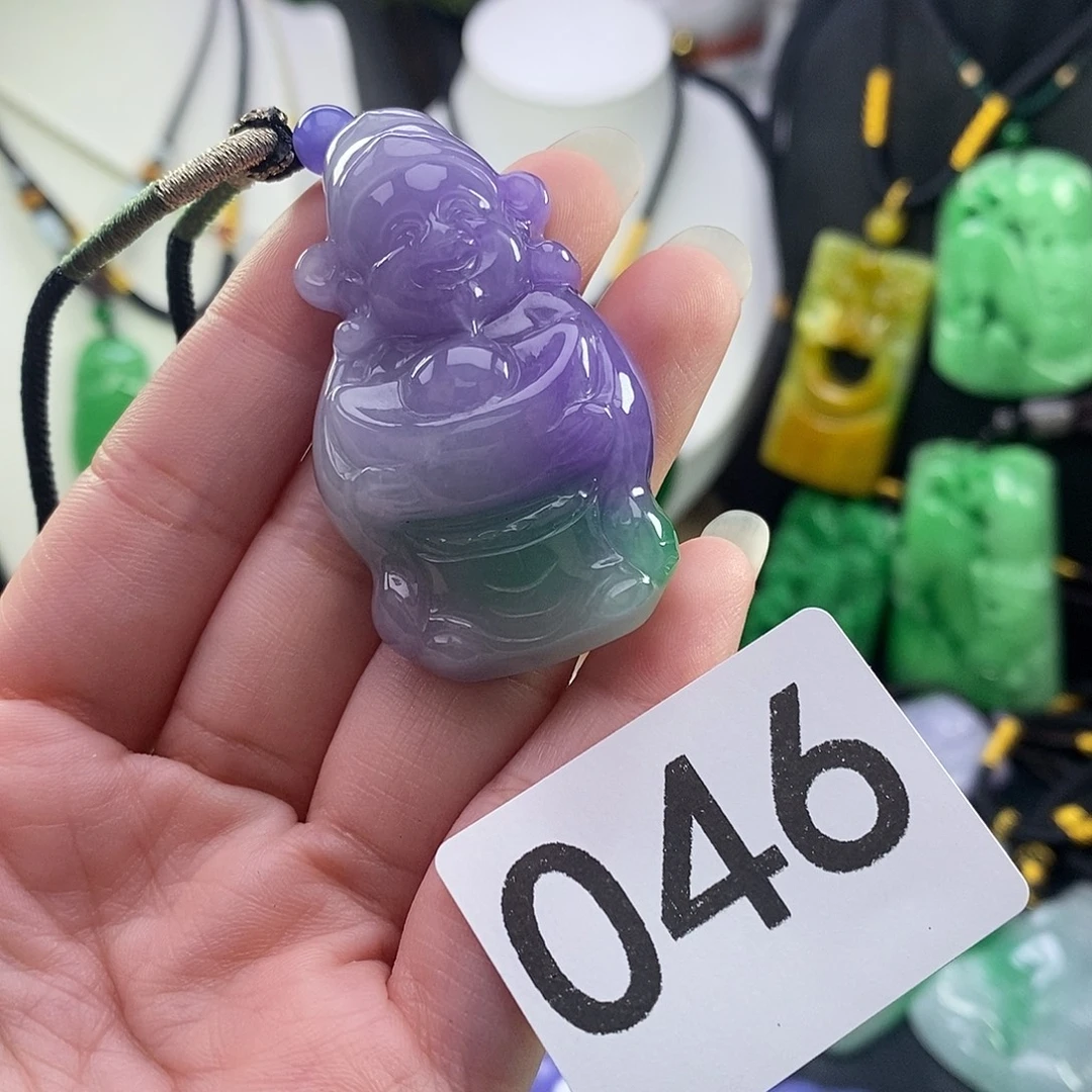 翡翠未镶嵌吊坠(赠链)