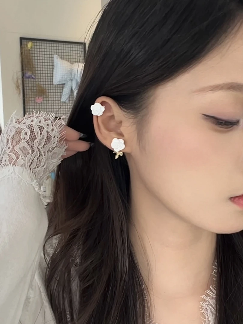 铜合金珐琅耳饰 玫瑰气质简约白色珐琅耳环高级感耳饰耳夹耳骨夹