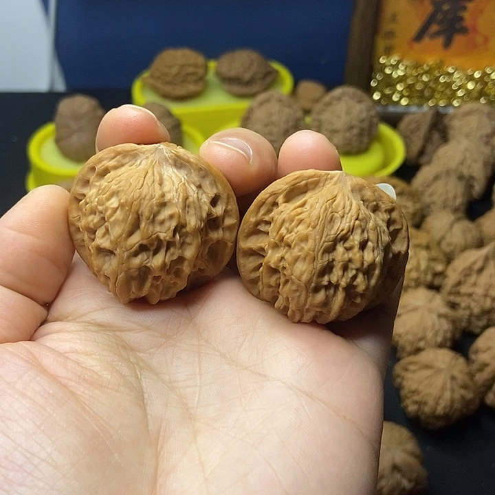 文玩核桃   磨盘山地