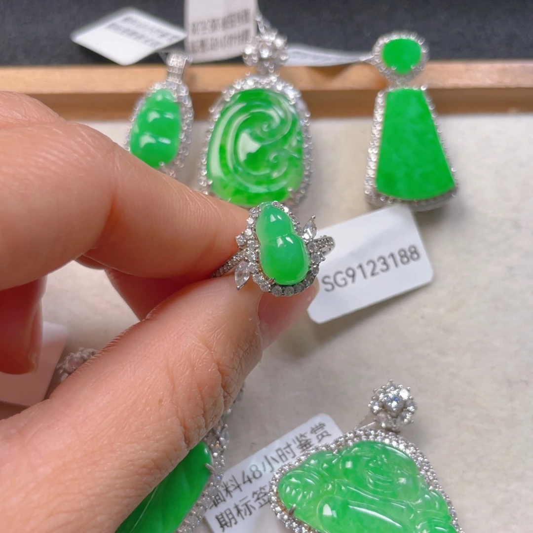 翡翠戒指银S925镶嵌翡翠