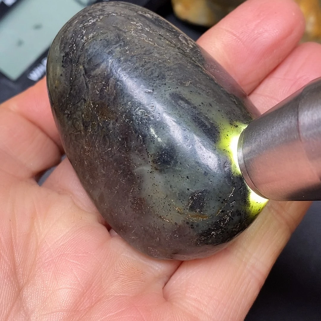 和田玉未镶嵌珠宝奇石