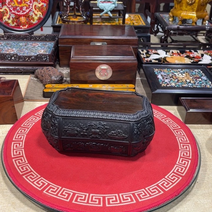 紫檀木类成套家具