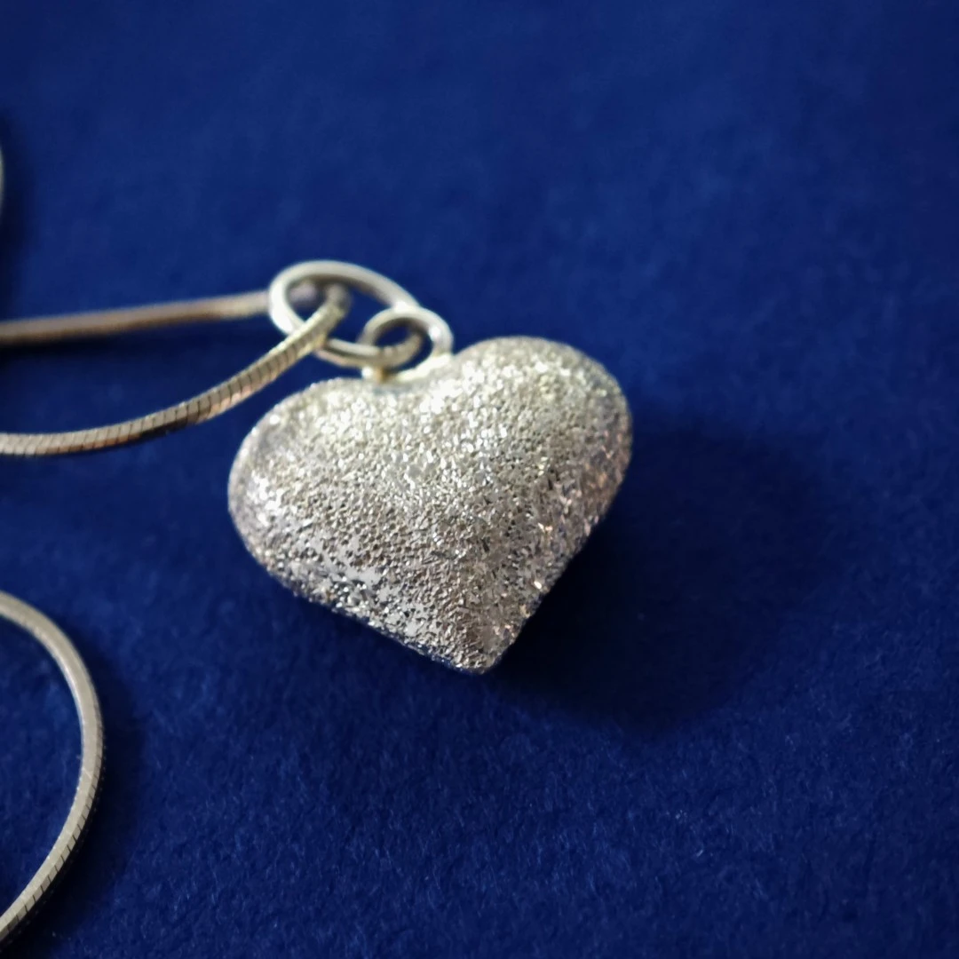 吊坠足银 磨砂面爱心吊坠百搭足银