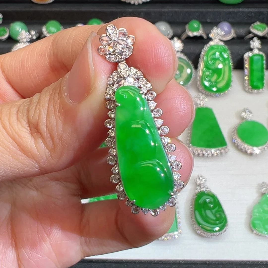 翡翠吊坠(不含链)18K金镶嵌