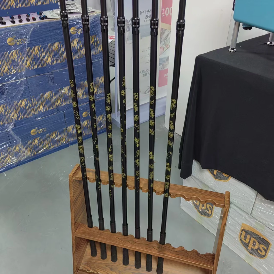 黑金抄网杆轻硬挺