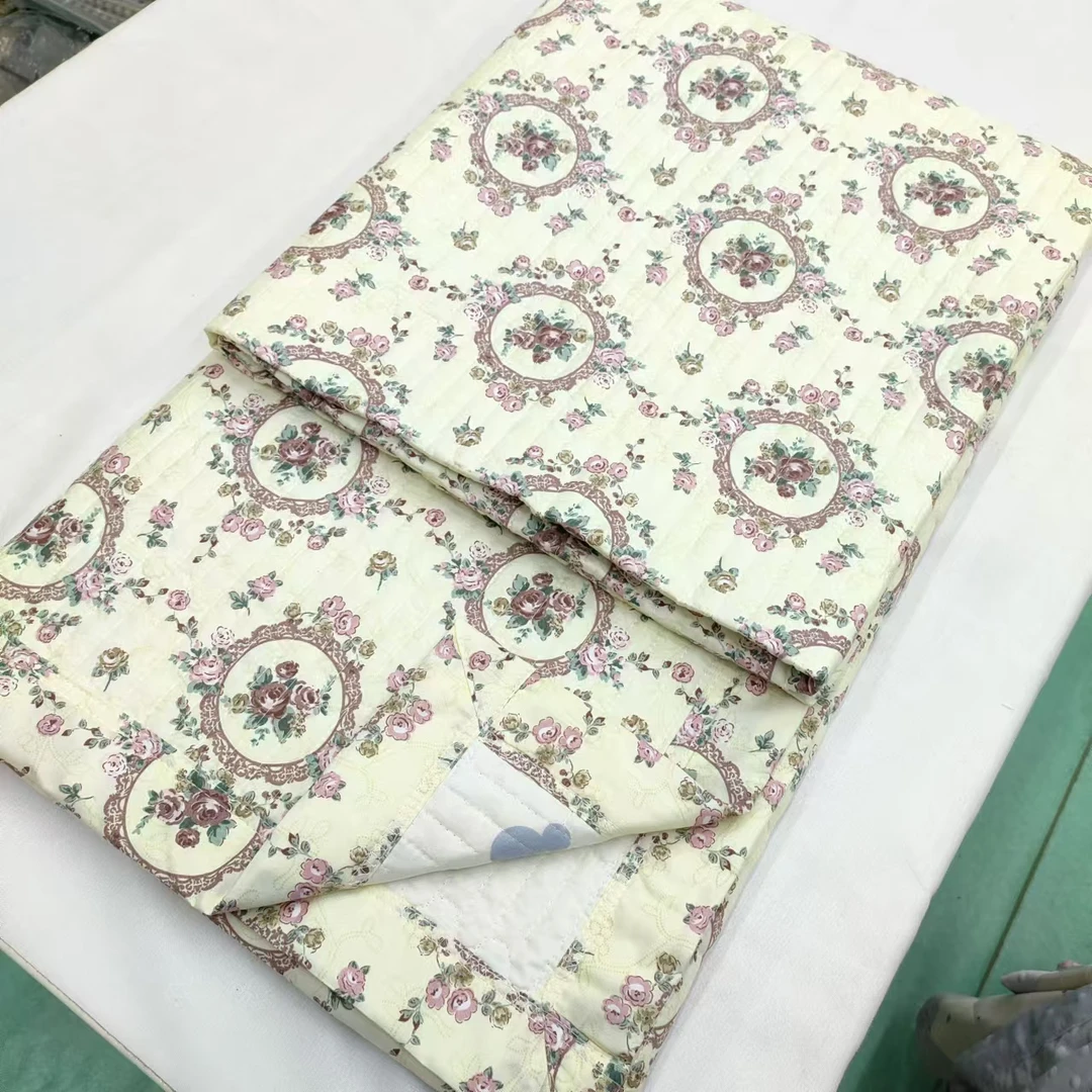 【包边床盖】<粉玫瑰庄园>120X220cm<±5cm>绗缝 多功能水洗透气