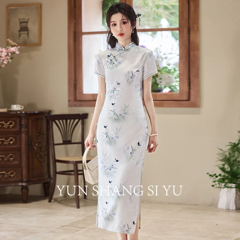 中国风米白提花缎复古短袖旗袍2025年春季新款改良新中式日常可穿
