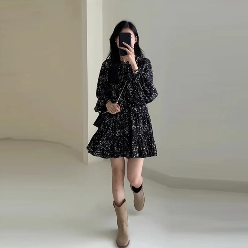 2025早秋装新款茶歇法式黑色长袖碎花连衣裙子女小个子高级感短裙
