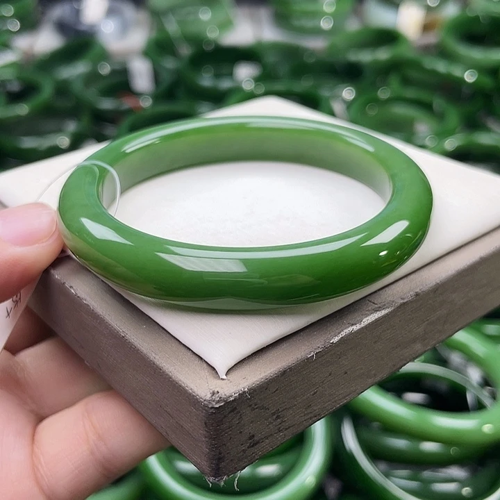 未镶嵌手镯和田玉（碧玉）