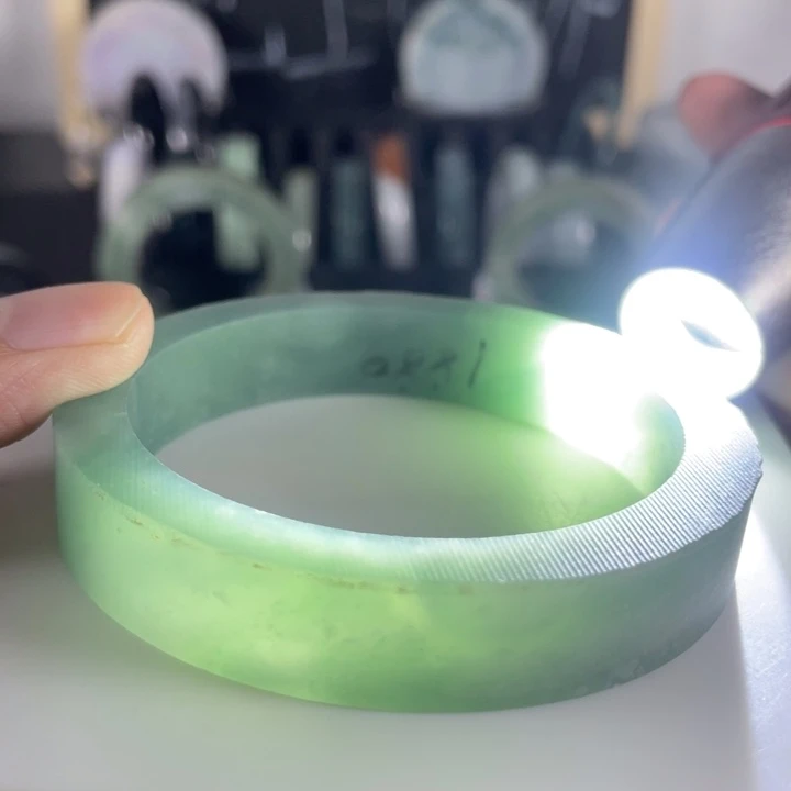 定制翡翠未镶嵌冰蓝色