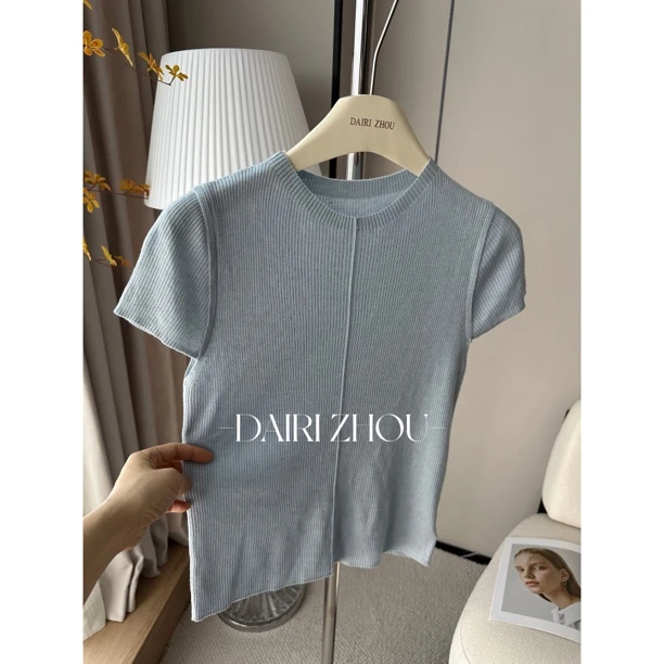 DAIRI   ZHOU▪️自由的密码    100美丽诺羊毛纯色小圆领针织打底