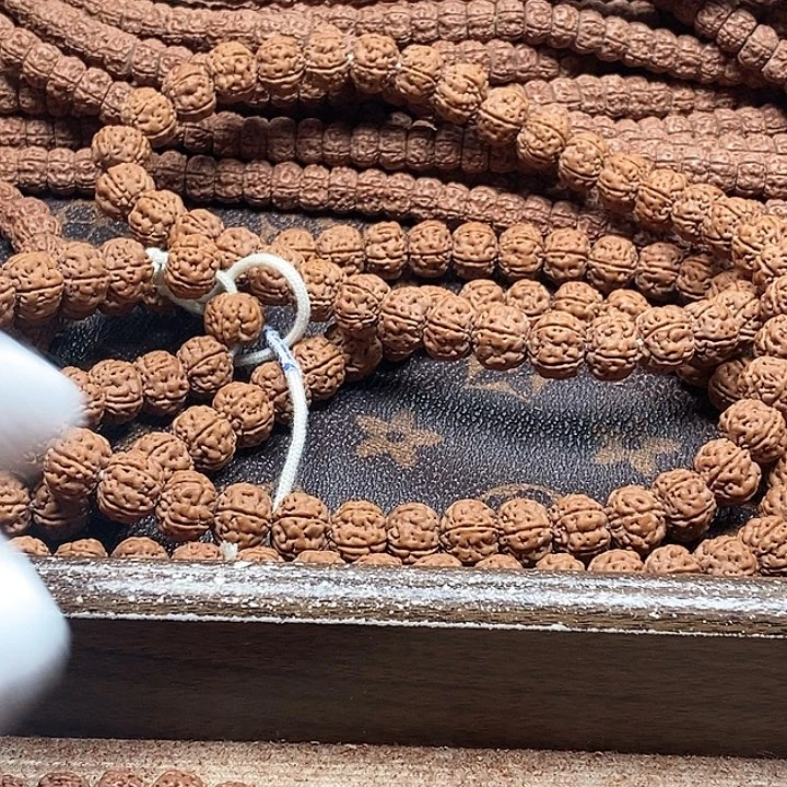 用***2金刚菩提吊坠108元皮老树王